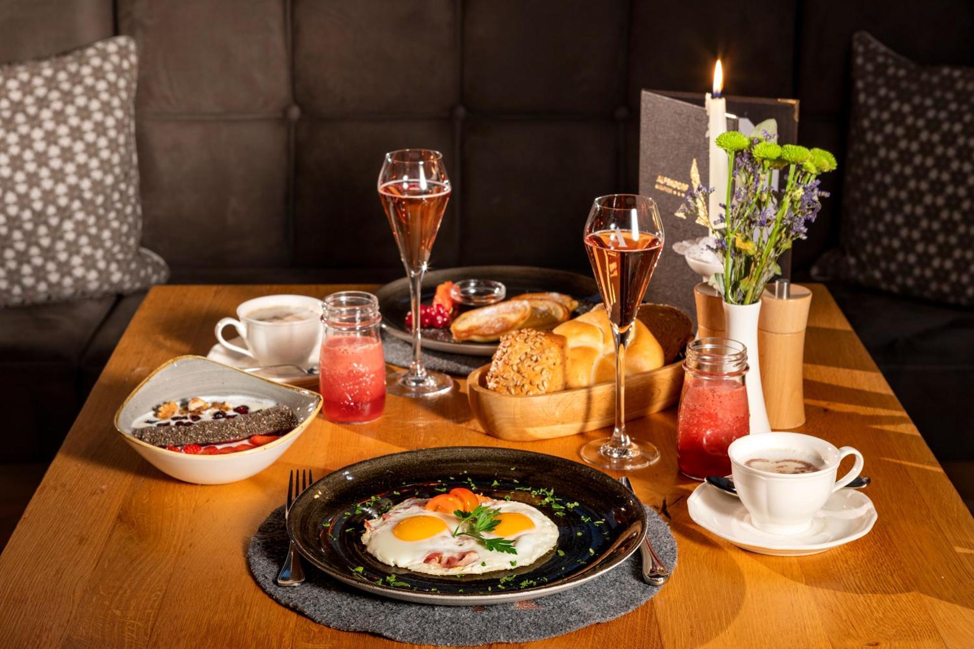 Aktivhotel Alpendorf Sankt Johann im Pongau Ngoại thất bức ảnh