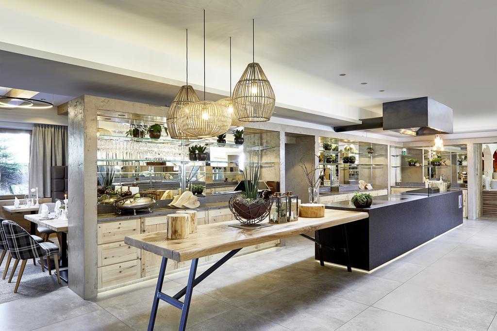 Aktivhotel Alpendorf Sankt Johann im Pongau Ngoại thất bức ảnh